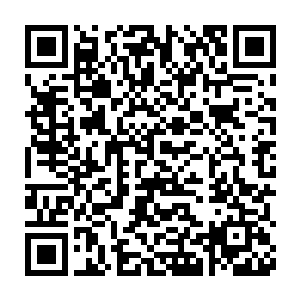 但与折痕完全吻合的形状还是被封不觉折出来了――一个很小的纸盒子二维码生成