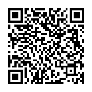 但以往艰辛的岁月已经在他们的脸上留下了深深的沟堑和沧桑二维码生成