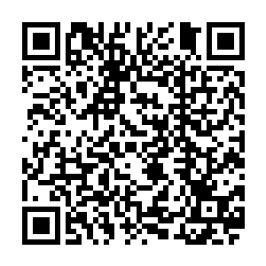 但伊丽莎白的变脸绝活还是让观众们看得兴致盎然――在总督转过身的时候二维码生成