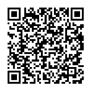 但是一推开门看到的情况却是孙爱媛挥舞着手里的枕头不断砸向林一峰二维码生成