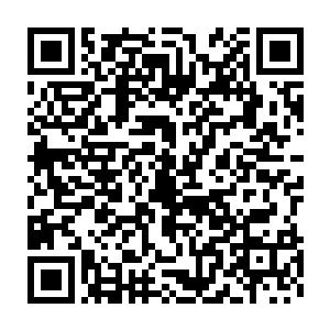 但是此时此刻遇到夏琪和蓝灵两个娇滴滴的美体都展现在自己的面前时二维码生成