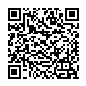但至少一人一件冬衣让你们不至于在冬日里挨冻二维码生成