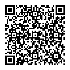 但黑帝还在暗面时空门不远位置和门口敌域幽云亚圣率领十几个外域黑属天仙对峙二维码生成
