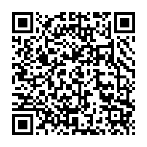 何承安早已备好了洗漱用具和赵绵泽今日上朝要穿的衣袍候在外面了二维码生成