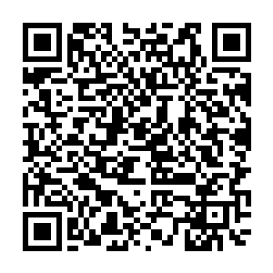 便有一群重型机车党出现在了他们的附近了……大约有二十多量重型机车二维码生成