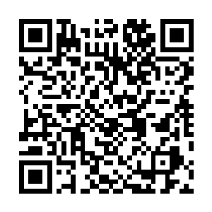 便看到北晨风一动不动的坐在一个角落的古怪的木桶之中二维码生成
