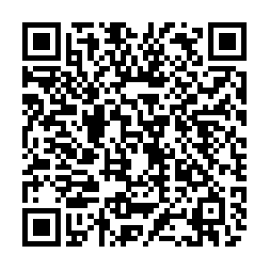 偏生天生的面无表情和不善言辞把他在这一刻当真搞得想要下楼开车直接去公司二维码生成