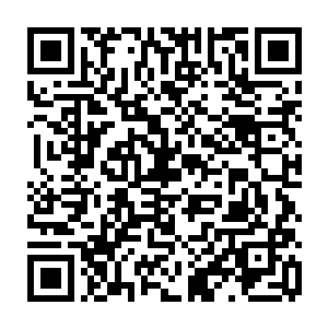 傅总管的眼神也是不经意间缓缓的转到了坐在评判席最末端的秦方的身上二维码生成