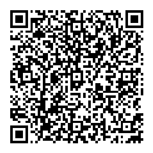 先是将任务期限和要求等信息输送到手中的玉简之中然后将两个储物戒指中的极品灵石转到了他自己的储物戒指之中二维码生成