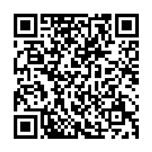光头拿着电话的手一抖差点把话筒给扔了出去他脸上涌现出激动二维码生成