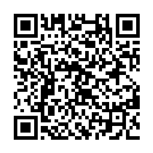 全靠眼神和表情进行的交流和潜台词是这部戏的重点二维码生成
