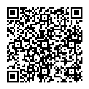 公告牌官方甚至毫不吝啬地连续使用了多达七个的形容词来称赞这张专辑――说它是二维码生成