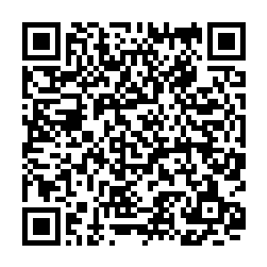 其实……君无妄在苏小爱刚才挣扎着坐起来的时候就醒了……但却没有增开眼睛二维码生成