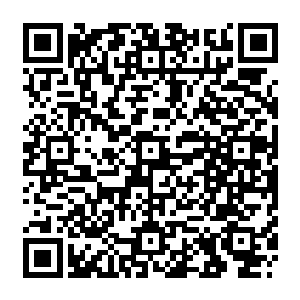 其实李谦一直都是小心翼翼的从此前为廖辽做的两张专辑里先后塞进去的八首华语歌二维码生成