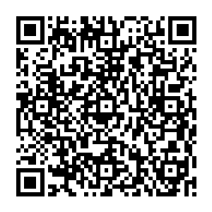 再到丝袜……一点一滴的随着叶明静围绕钢管摇曳的舞姿变成单纯的纺织品飘落在茶几二维码生成