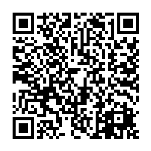 凌蘭表情怪异地看着再次变成一片黑的屏幕……最终无奈低声叹息二维码生成