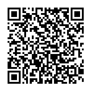 几乎是所有人的眼睛都直勾勾的盯着宋毅……包括守在会议厅门口处二维码生成