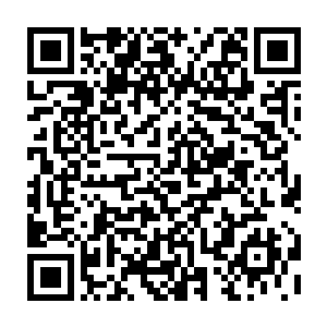 凯文就是希望把雨果绑在二十世纪福克斯这辆战车上――当然不是永久的二维码生成