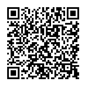 刘毅松总不会想到在可能多少年都用不到一次的安全室里摆一张豪华双人大床二维码生成