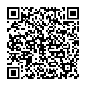 刚才在自己办公室里驯这个蠢货警长的时候伯尔曼就恨的牙根子痒痒二维码生成