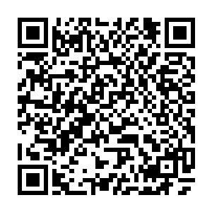 刚是落地的马易恍然间看到一条硕大无比的黑蛇巨蟒大张血口地扑了过来二维码生成