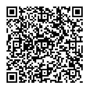 别的大牌明星都是在进出社区的时候被拍到了在车中的行踪照――当然这不是什么爆炸性的新闻二维码生成