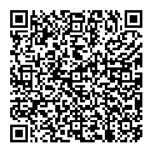 到了地狱火门口萧风想到刚回九泉第一次來这里时的情形当时的天门还是南城一个二三流小帮派而几个月过去了天门已经成长为九泉的黑二维码生成