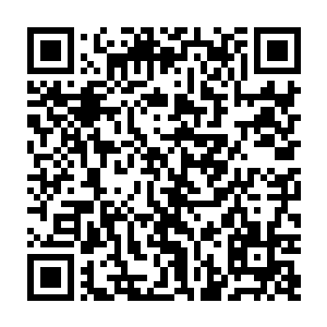 到时候如果再能够在炼器城开个商铺・许家在炼器方面就完全可以流通起来二维码生成