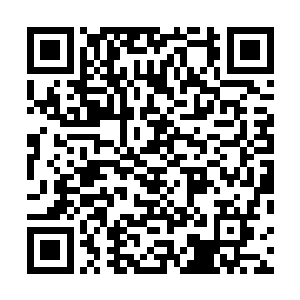 卡梅隆下垂的视线第一时间就注意到了雨果往后退的步伐二维码生成