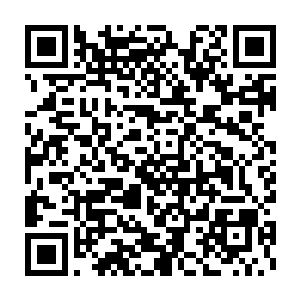 却还欠着医院数十万的医疗费的穷鬼……就连刚刚还跟他恩爱有加二维码生成