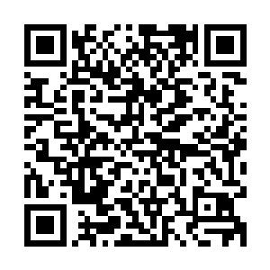 原本张铁还绞尽脑汁的计划着怎么把老爸老妈他们从黑炎城弄走二维码生成