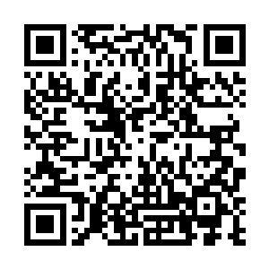 只差再咬着一个小手绢就完全是影视剧里的深闺怨妇状二维码生成