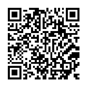 只有用一种特殊的笔蘸着一种特殊的原料才能在上面留下痕迹二维码生成