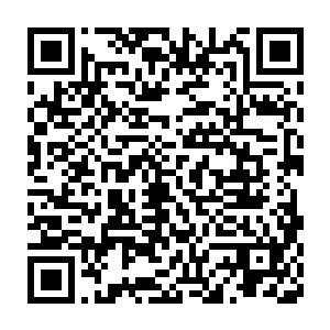只有那些倒下的战马和在地上打滚的敌人才能给他们造成一定威胁二维码生成