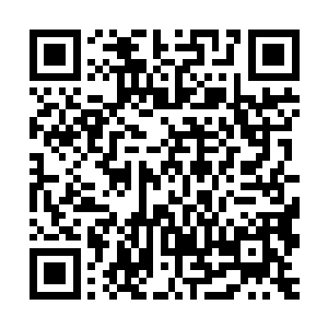 只见一根细香用一根细得肉眼都看不见的细线倒挂横梁垂落下来二维码生成