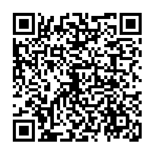 只见他之前一直密切关注的几个讨论王青青的堂弟的那件打人事件的页面上二维码生成