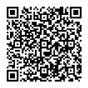 可是一坐在那里即使只是微微地笑着都能给人不容忽视的存在感但是又很能宽容他人的存在二维码生成