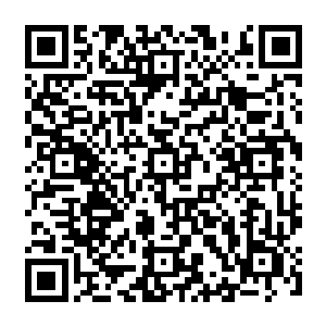 可是正午时却又恨不得只穿一件单衣在阳光底下躲懒……站在街头常常会让人有一种二维码生成