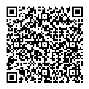 可笑的是一直深爱着他的女友不仅没有给自己安慰反而在他那已经伤痕累累的心里撒了一把盐二维码生成