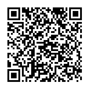 可这满脸苍白的年轻人现在显然沉溺于赌博……看那满头虚汗的模样二维码生成