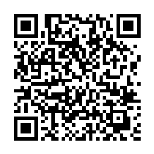 同时刀剑相撞之处也激荡出一阵阵璀璨至极的金色冲击波二维码生成