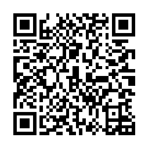 周卫斌便从钱包里掏出一张工行的银行卡放到了近藤的身前二维码生成