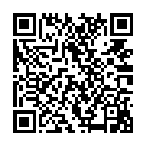 周宇民立刻将秘书准备好的几篇新闻稿子递了上去二维码生成