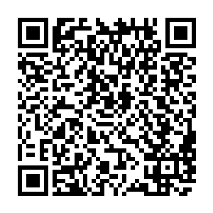 周狼和秦破军则是和叶倾城等几十个龙组战士到了一个大型的地下训练室二维码生成