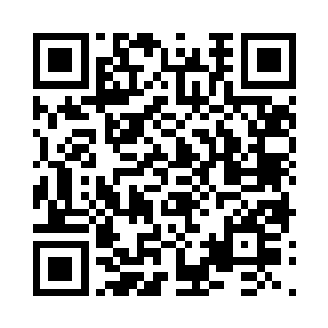 咖啡馆勉强在中间挤了个门脸摆几张咖啡桌二维码生成