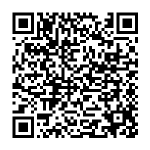 哪怕他平时在更衣室里沉默寡言一声不吭都值得所有人的信赖和尊敬二维码生成