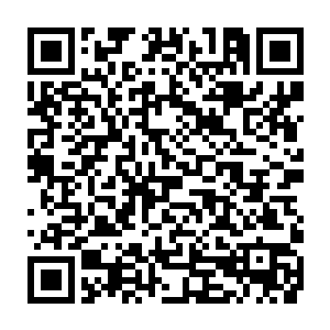 嗯……我先确认一下……好的……没有直接穿在衣服的外面或者戴在头上……二维码生成
