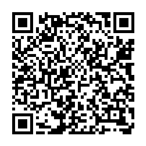 四个人目瞪口呆瞠目结舌哑口无言鸦雀无声地注视着这一幕的持续进行二维码生成