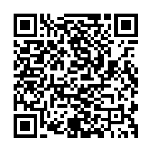 因为也许下一秒他就要抑制不住自己冲出去的质问莉娜的冲动二维码生成