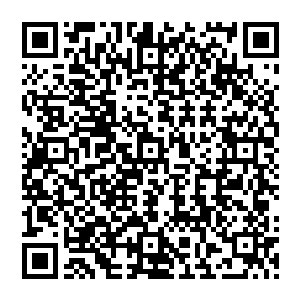 因为他通过仙舟的窗户看到五个从头到脚罩在黑袍内的修士虚立在空中拦住了仙舟飞行的方向二维码生成